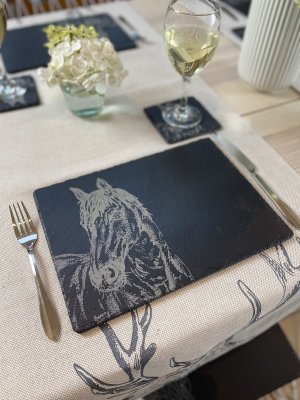 Zoom bild av Bordsunderlägg hästporträtt set om 2
